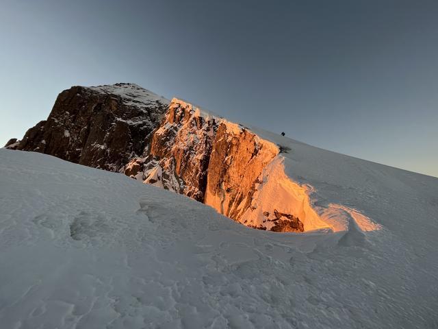 男子徒步哈巴雪山已失联十日，曾进入玉龙雪山未开发区被拦截