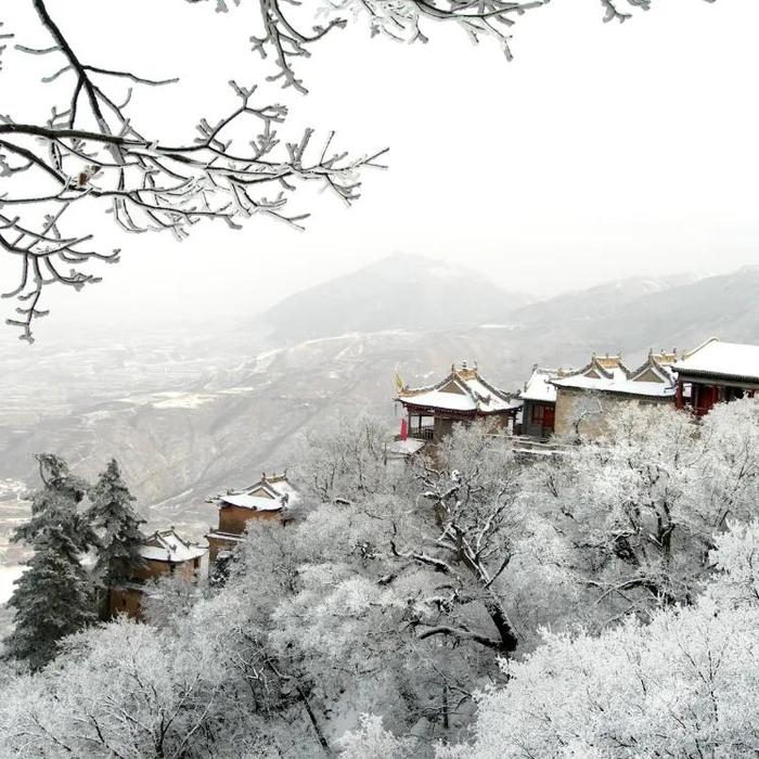 新鲜出炉！崆峒山今冬首场雪景→