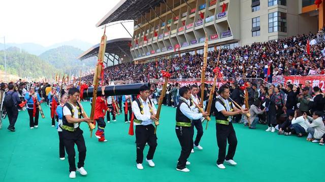 嗨嗨嗨！贵州“村”字号文旅IP上新啦，来看马背上的“速度与激情”→