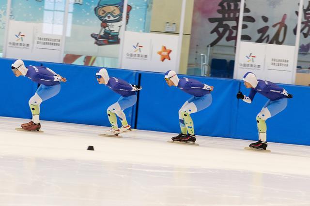 百余名选手竞逐三省一区短道速滑比赛