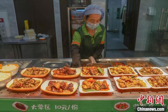 探访江西南昌社区食堂 民众家门口享幸福“食”光