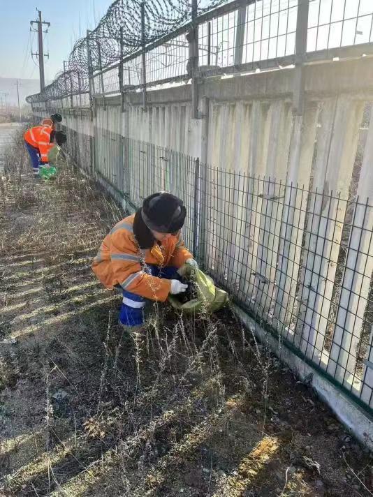 哈铁整治轻飘浮物“上网”有妙招