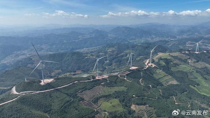 文山平坝风电场15台风机吊装完成