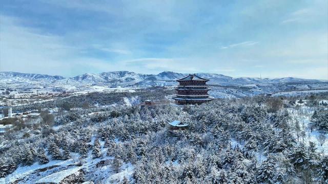 雪景中的和林格尔盛乐百亭园 宛如梦幻般的画卷