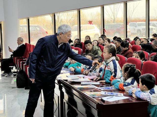 和田地区墨玉县启动南疆教师科学素养培训，助力科技教育