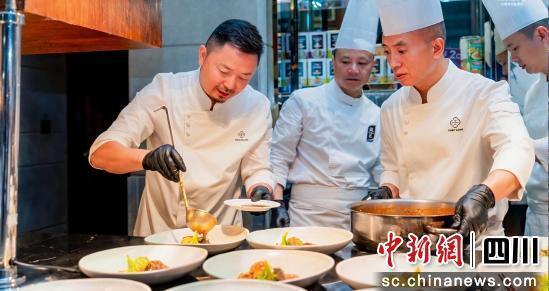 川菜川酒飘香吉隆坡 《同一张餐桌》走进马来西亚