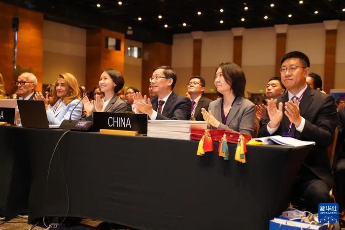 数十国代表祝贺,中方现场回礼