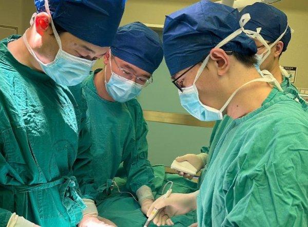 良性还是恶性？影像检查、PET-CT都无法明确……这位胆管狭窄患者的诊疗太惊心动