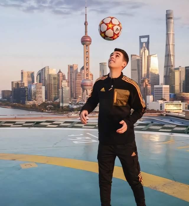 上海海港双冠王后明年咋办？奥斯卡替身难寻，武磊受伤怪穆斯卡特