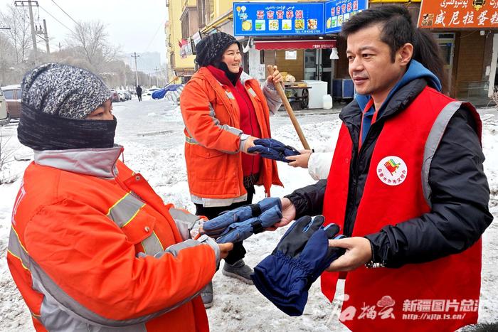 送饺子、送姜汤……乌市环卫路街道各社区暖流涌动