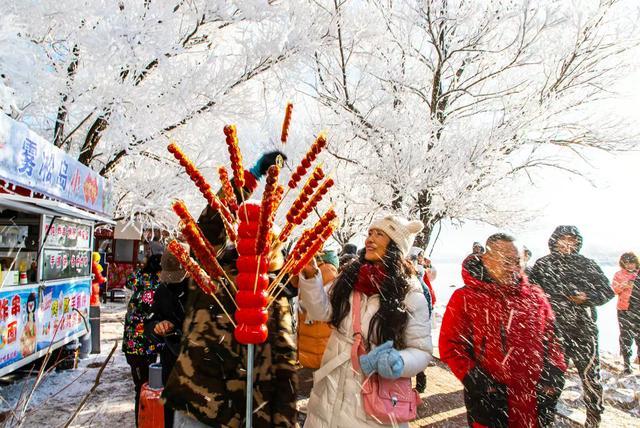 吉林市小雾凇岛：“五星级”雾凇盛景引客来