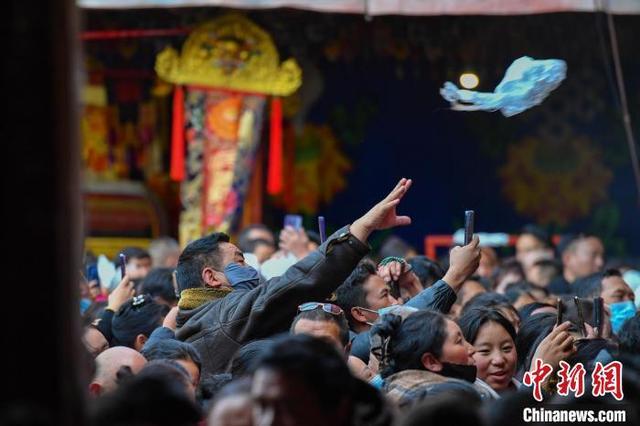 西藏迎来一年一度的“仙女节”