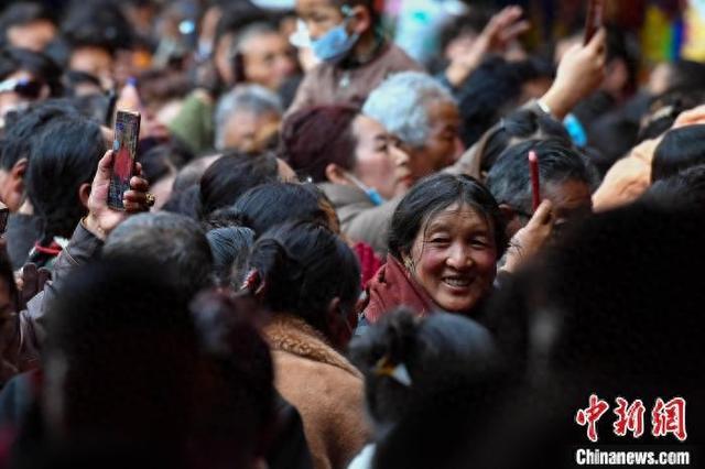 西藏迎来一年一度的“仙女节”