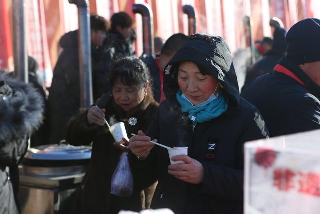 看一场人间烟火 逛一次乐山大集