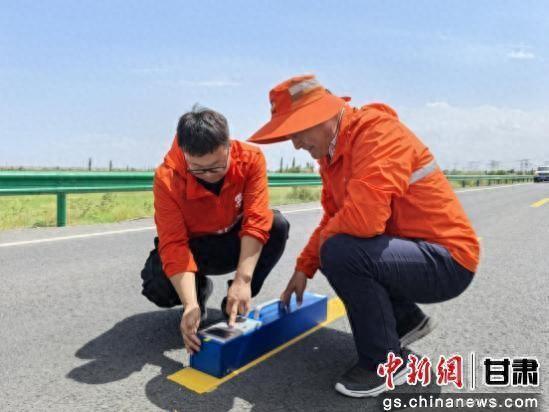 酒泉公路试验检测室技术帮扶“四好农村路”建设