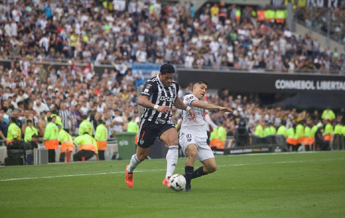 胡尔克自曝收入：在中超时超过梅罗，年薪1200万欧，因妻子回巴西