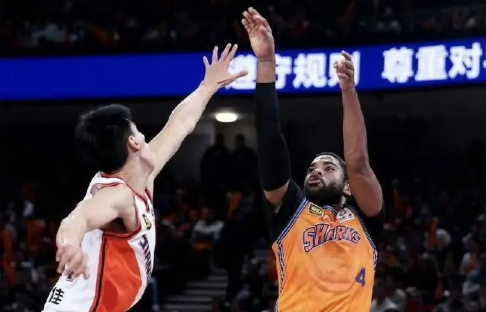 因祸得福？霍金斯赛季报销，上海积极寻找第四外，体面分手了！