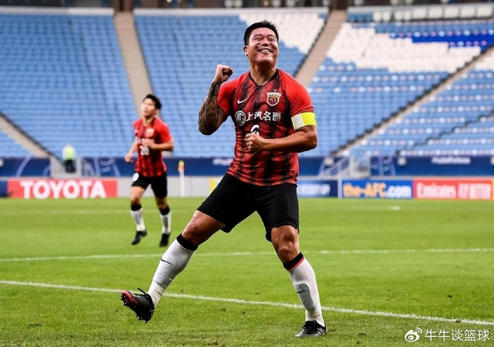 孙祥大手笔上港阵容大清洗，白送队内国脚后卫给大连，元老遭甩卖