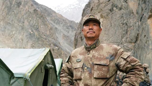 祁发宝在加勒万河谷执勤时留影(资料照片)。图源:新华社