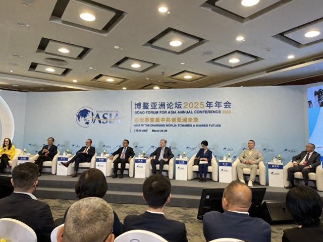 AI应用与治理平衡推进论坛现场。 澎湃新闻记者 秦盛 摄