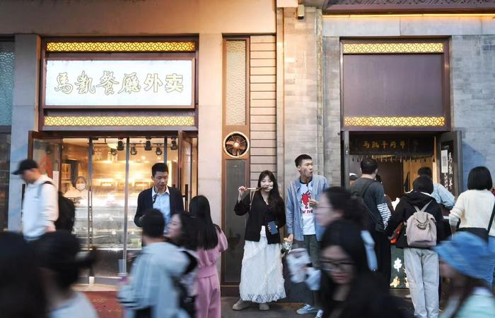清明假期多家餐企客流增长,新店新菜“备战”五一长假