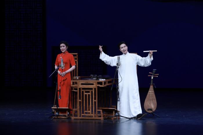 顾骏涛、袁佳颖演出《西厢记·回柬》