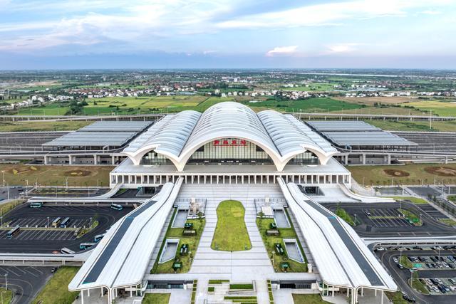 南昌东站全景图。 南昌东站 供图