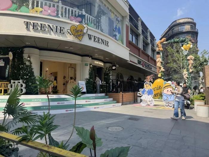 网红街区如厕难,如何多管齐下补缺口?