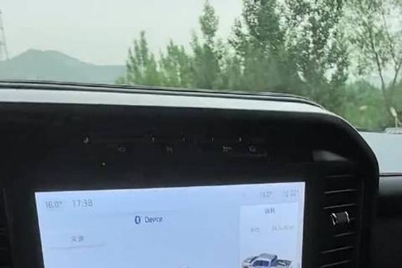 什么东西挡住了他的倒车影像！哦是他的战利品呀 交通安全福特猛禽