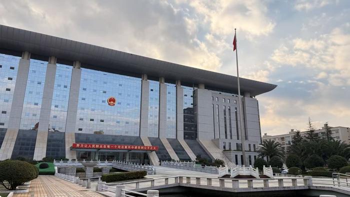 云南男子持刀致邻居3死1重伤案二审:被告不承认杀人,称自己被催眠