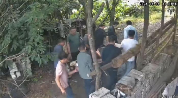 云南男子持刀致邻居3死1重伤案二审:被告不承认杀人,称自己被催眠