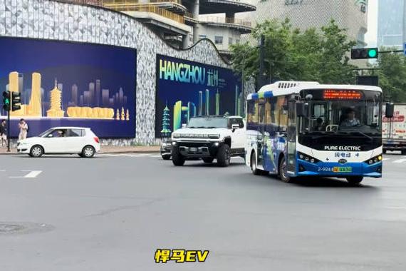 杭州万象城姿态组合集，你们喜欢哪台，我选奔驰cls猎装！