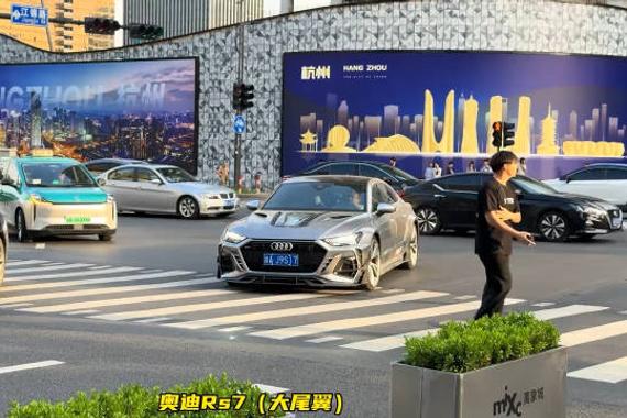 大尾翼奥迪Rs7你们见过吗？感谢兄弟们支持！