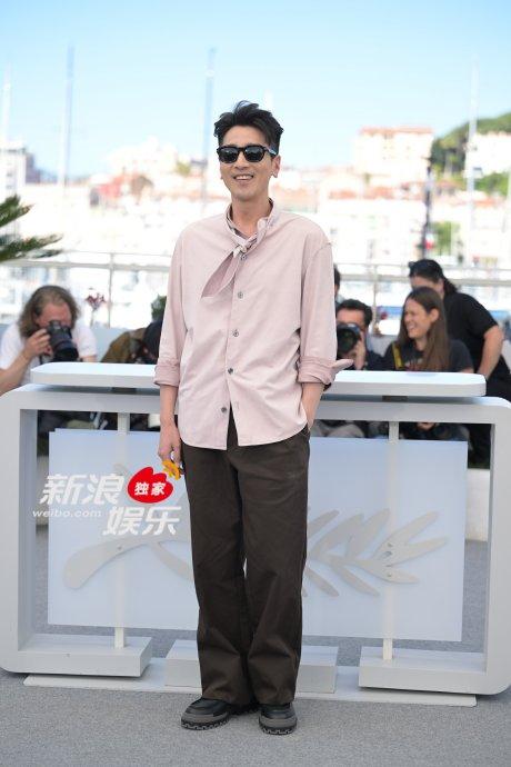 《狂野时代》戛纳photocall，赵又廷随剧组亮相