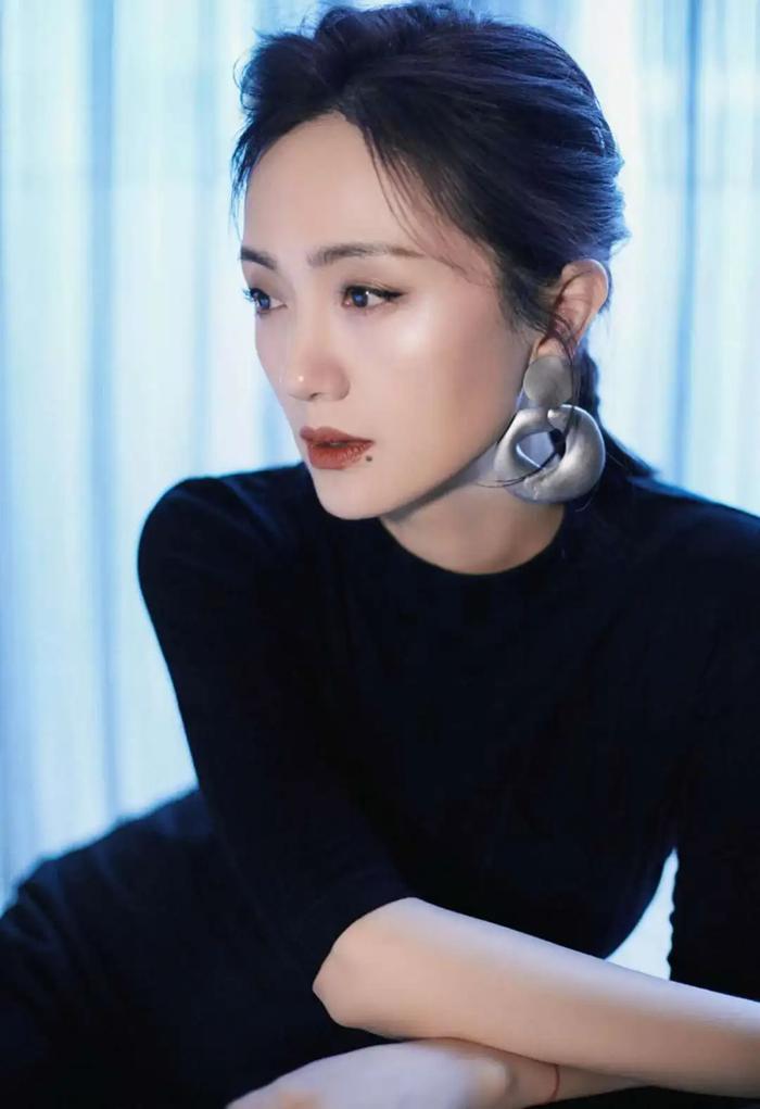中国国家话剧院同事撰文悼念朱媛媛