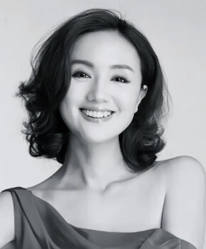中国国家话剧院同事撰文悼念朱媛媛