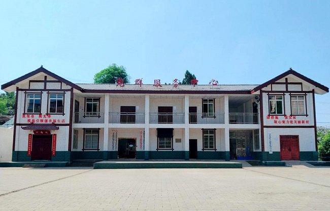 黄金果里酿幸福 自贡荣县新桥镇赶场冲村“三治融合”绘就乡村振兴新图景