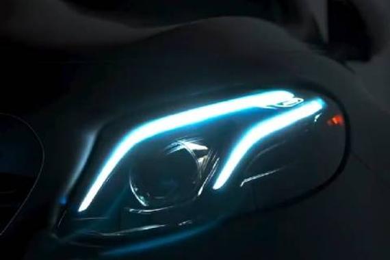 这代车型应该算是最帅的 辨识度很高 Mercedes AMG E63 S