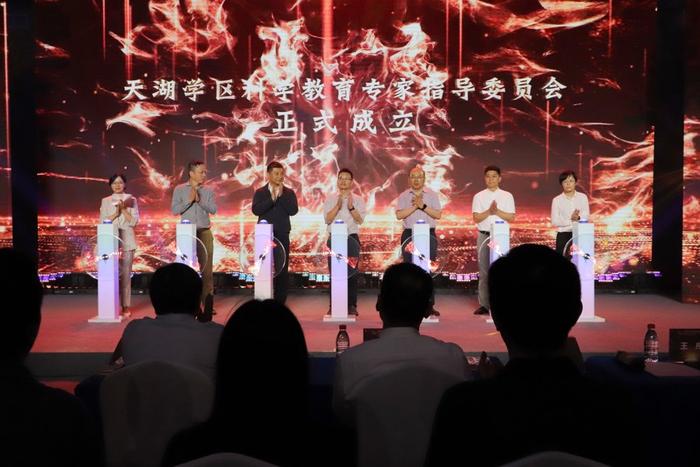 学区化集团化办学 _徐汇中学学区_ 上海义务教育均衡发展 