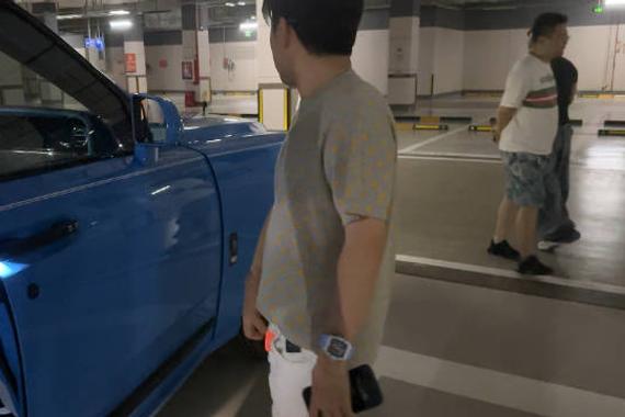 库里南BB车主，实操教我怎么关门！