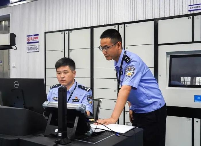 32名假“白富美”被抓,刑拘20人