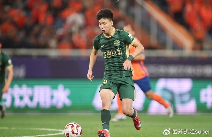 青春风暴席卷中超，王钰栋11场8球远超同期武磊，泰山队成局外人