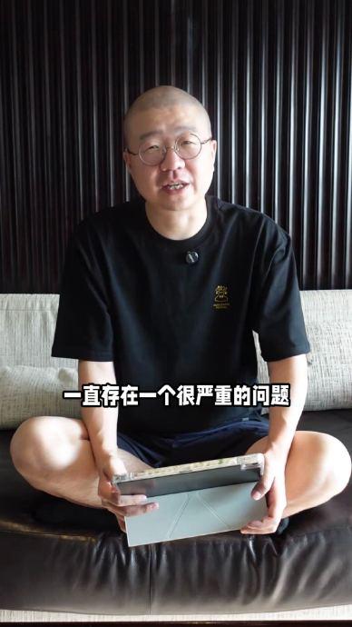 李诞吐槽谐音梗不好笑，反被大鹏黄龄逗乐