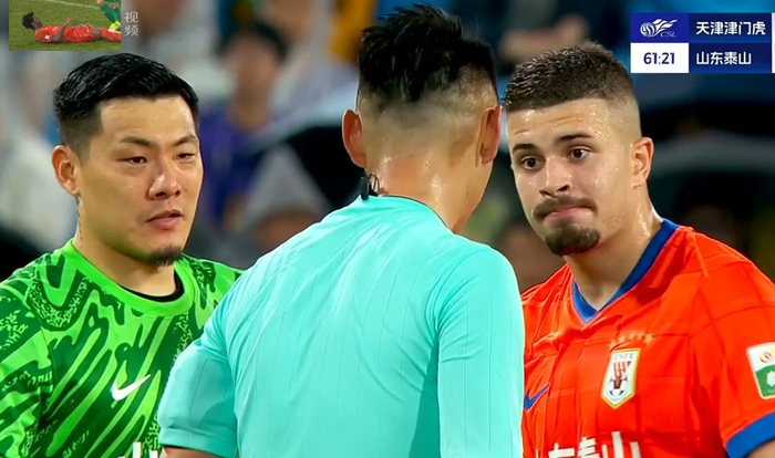 一盘散沙！泰山队连续8场丢球败走津门，崔康熙技穷遭于根伟戏弄