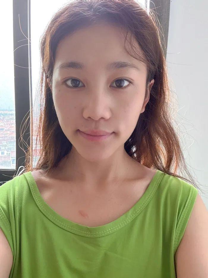 林允儿在床上被亲视频（杨妞花养父）