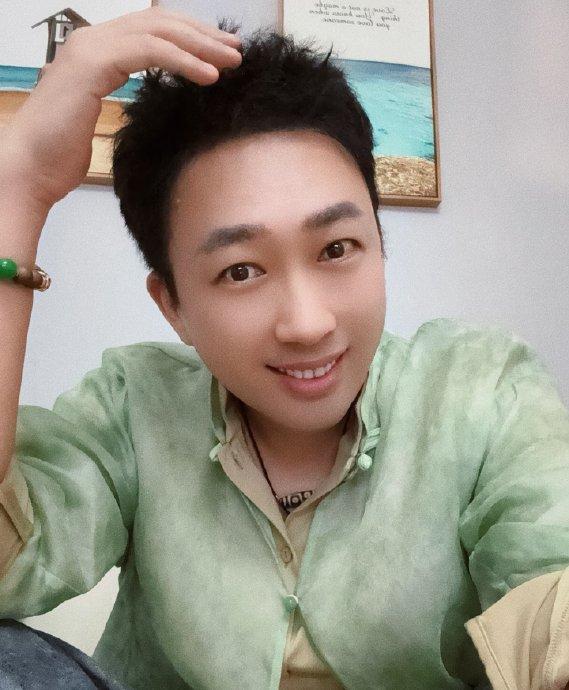 于正回应白鹿续约称其自由作主，此前多次辟谣