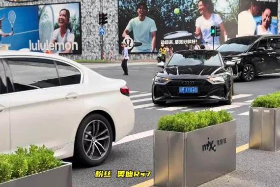 奥迪Rs7与雪茄绝配，保时捷911targa车队惊艳全场