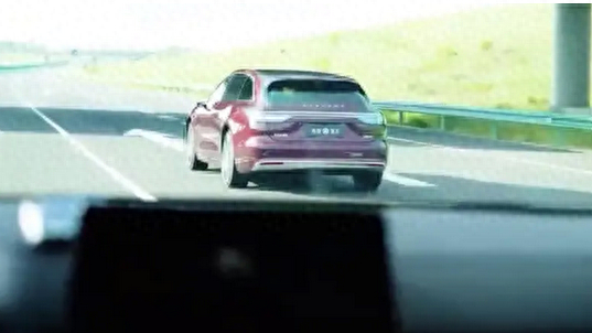 享界S9T红色实车曝光！余承东亲测智慧电门与尾门