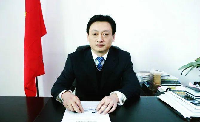 曾海洋,六大纪律全违反