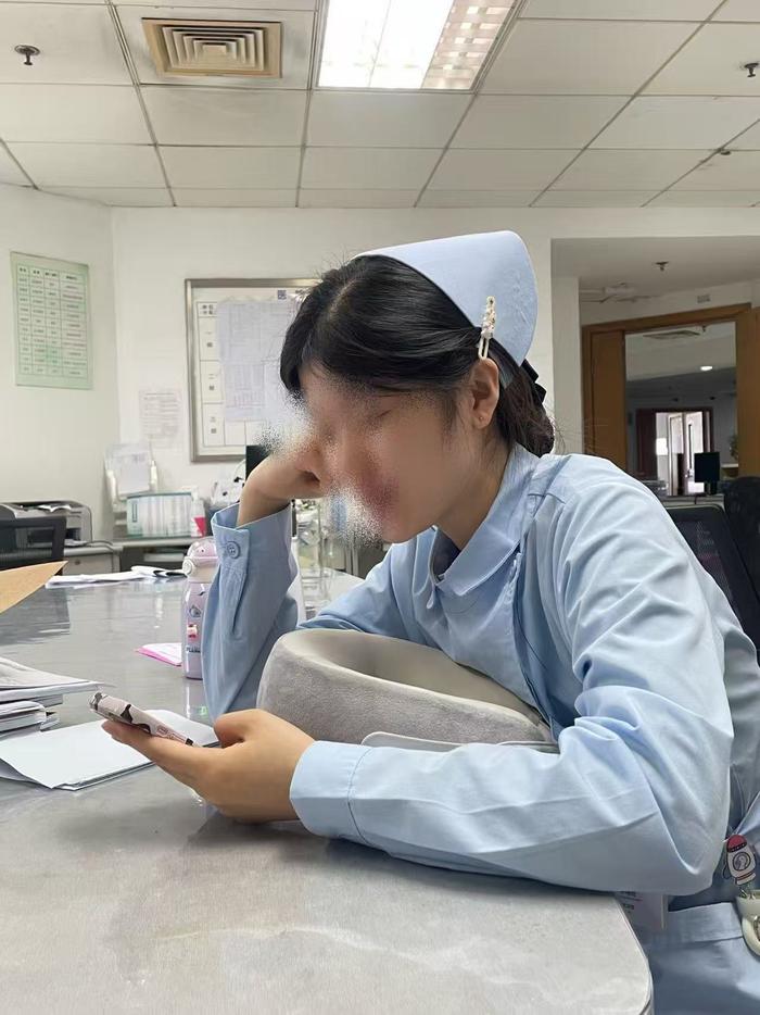 规培护士事件背后:高效职场与敏感内耗的年轻人